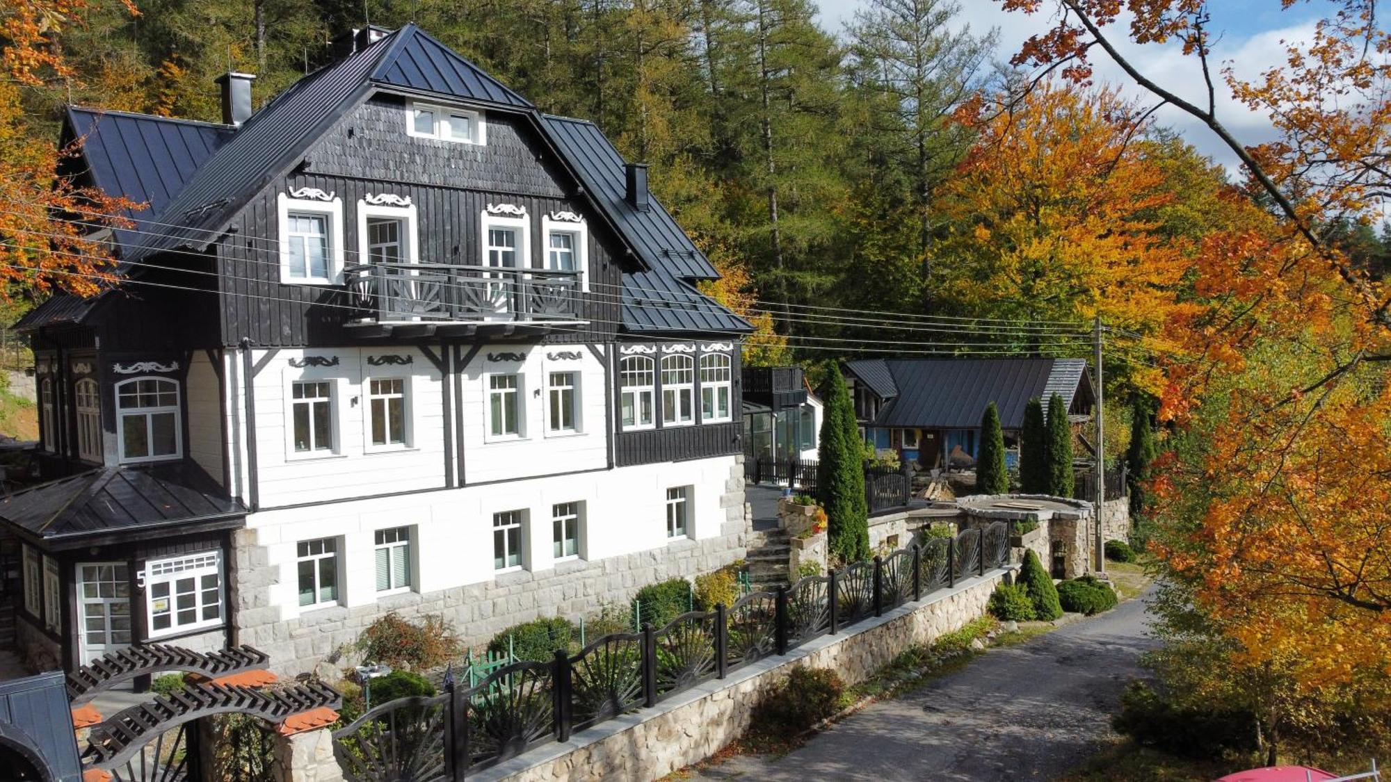 Residence Zielono Mi シクラルスカ・ポレンバ エクステリア 写真