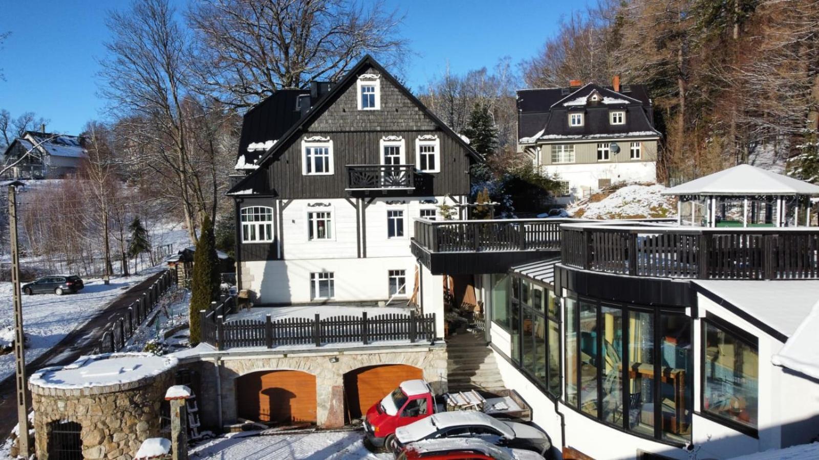 Residence Zielono Mi シクラルスカ・ポレンバ エクステリア 写真