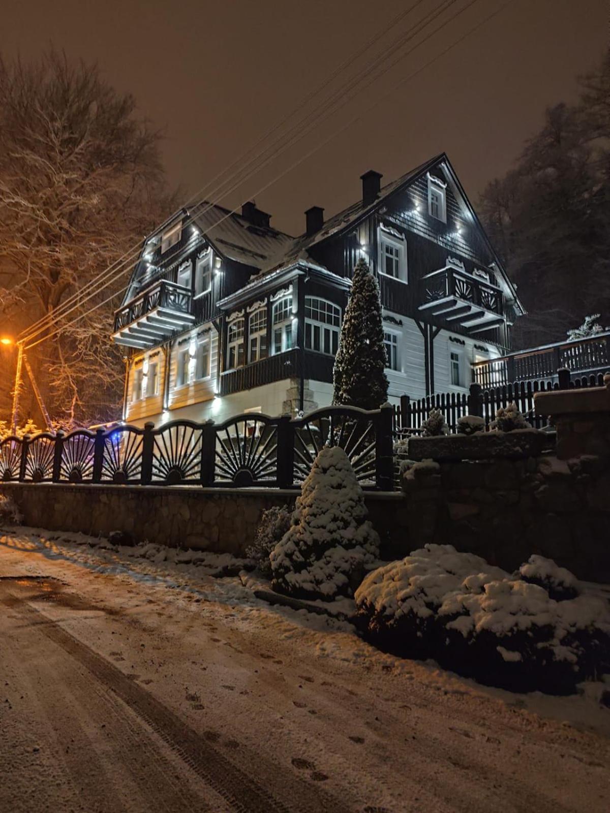 Residence Zielono Mi シクラルスカ・ポレンバ エクステリア 写真